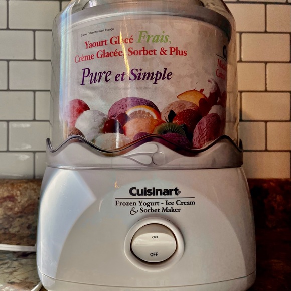 New Cuisinart Frozen Yogurt/Ice Cream Machine - Picture 2 of 4